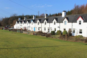 Crinan Canal Cottage No8